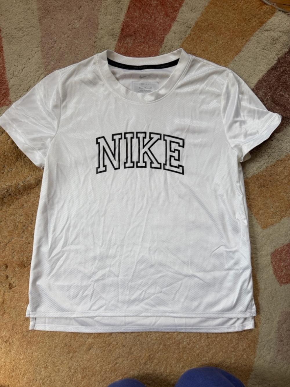 Nike White Short Sleeve Tee with Black Outline Logo